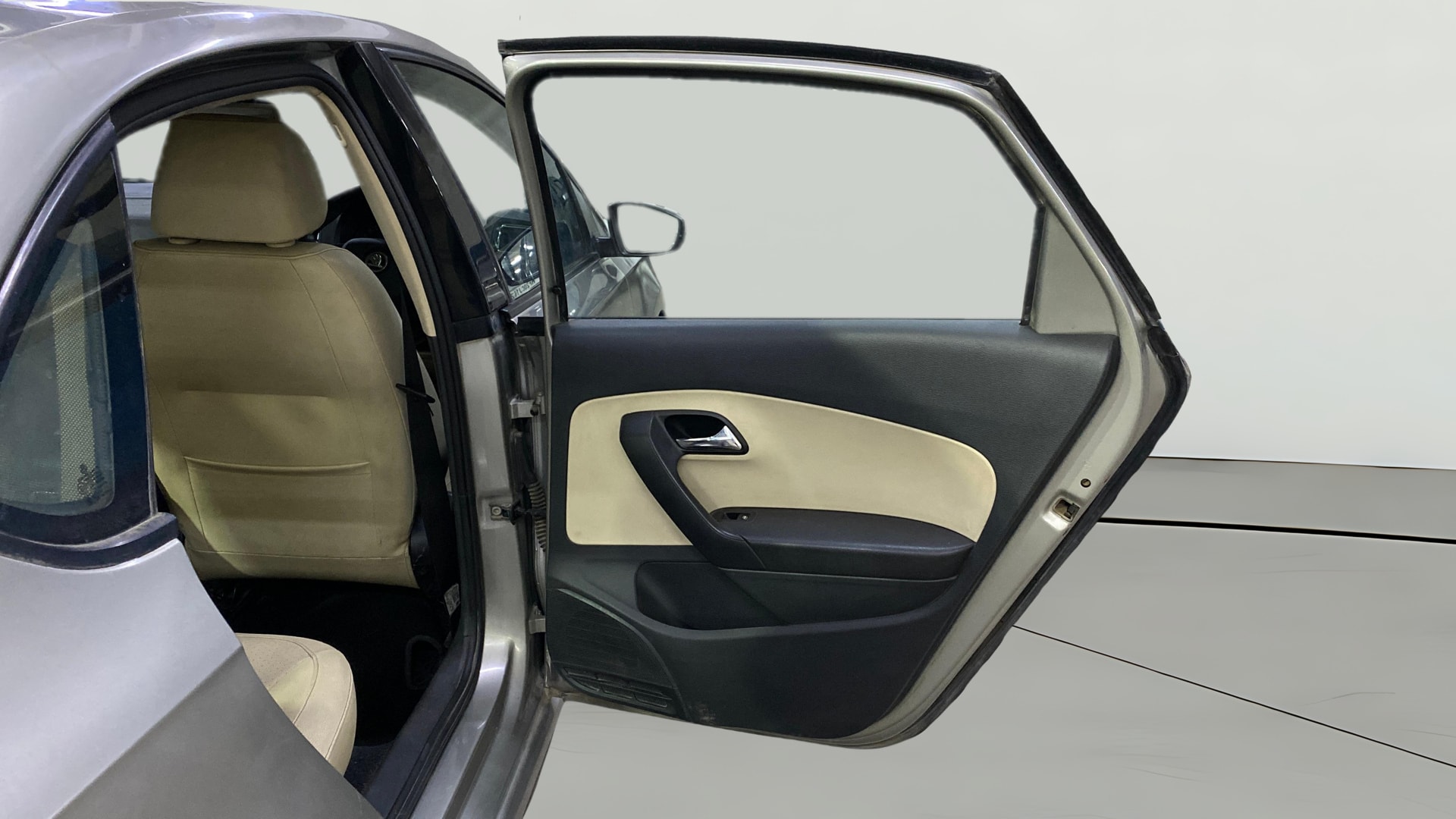 View 2018 Skoda Rapid 1.5 TDI CR Style AT BS IV Image 7 Used 2018 Skoda Rapid 1.5 TDI CR Style AT BS IV Image 7