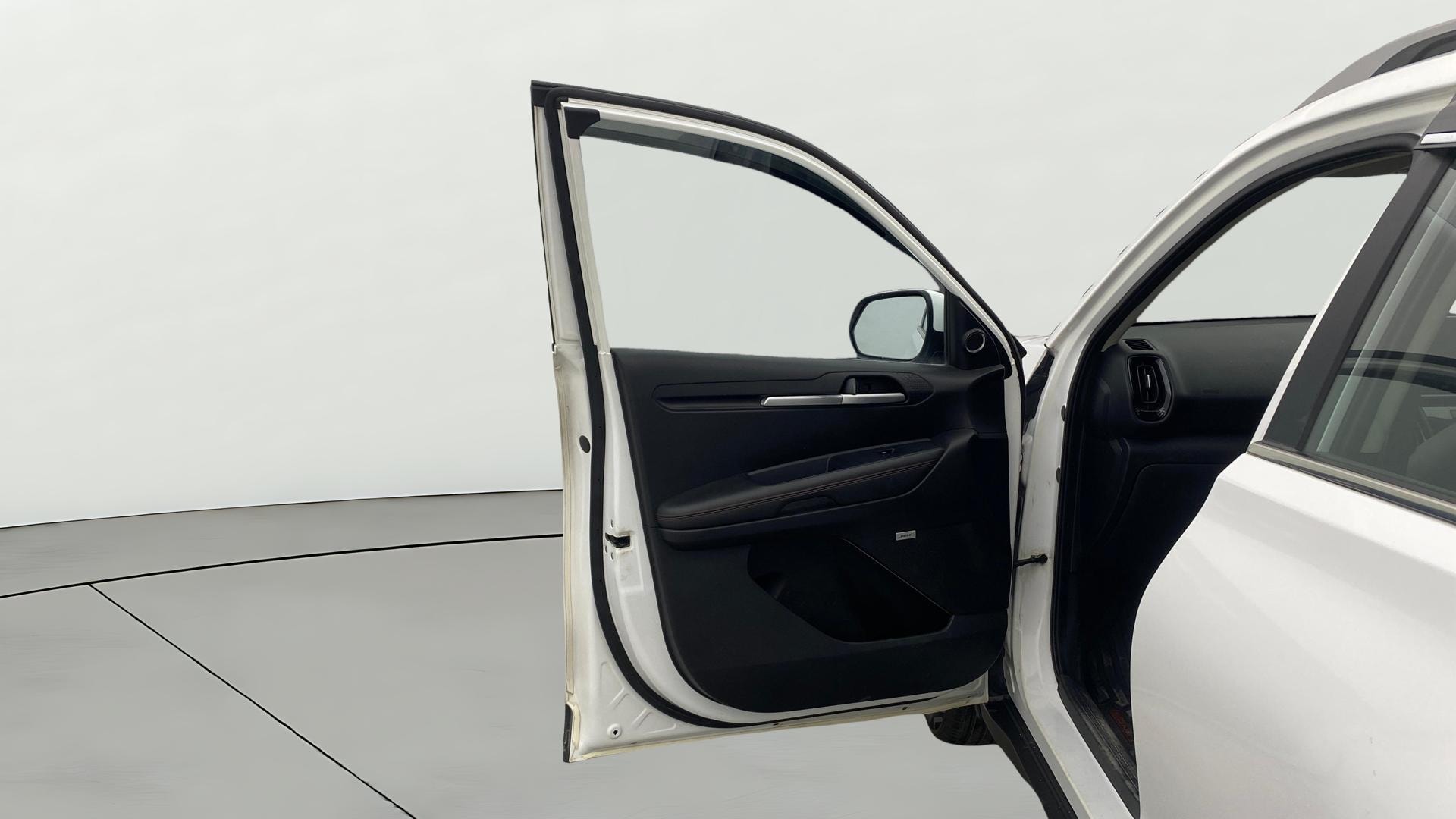 View 2020 Kia Sonet GTX Plus DCT Petrol Image 39 Used 2020 Kia Sonet GTX Plus DCT Petrol Image 39