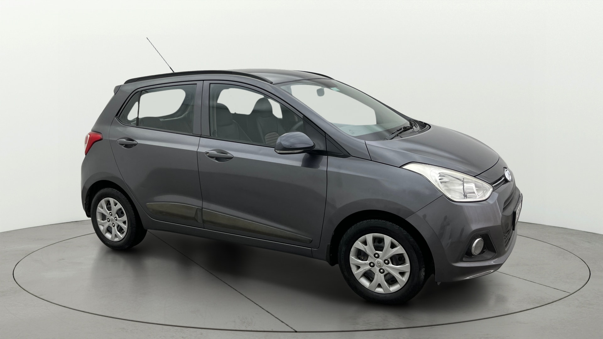 View 2015 Hyundai Grand i10 Sportz 1.2 Kappa Image 21 Used 2015 Hyundai Grand i10 Sportz 1.2 Kappa Image 21