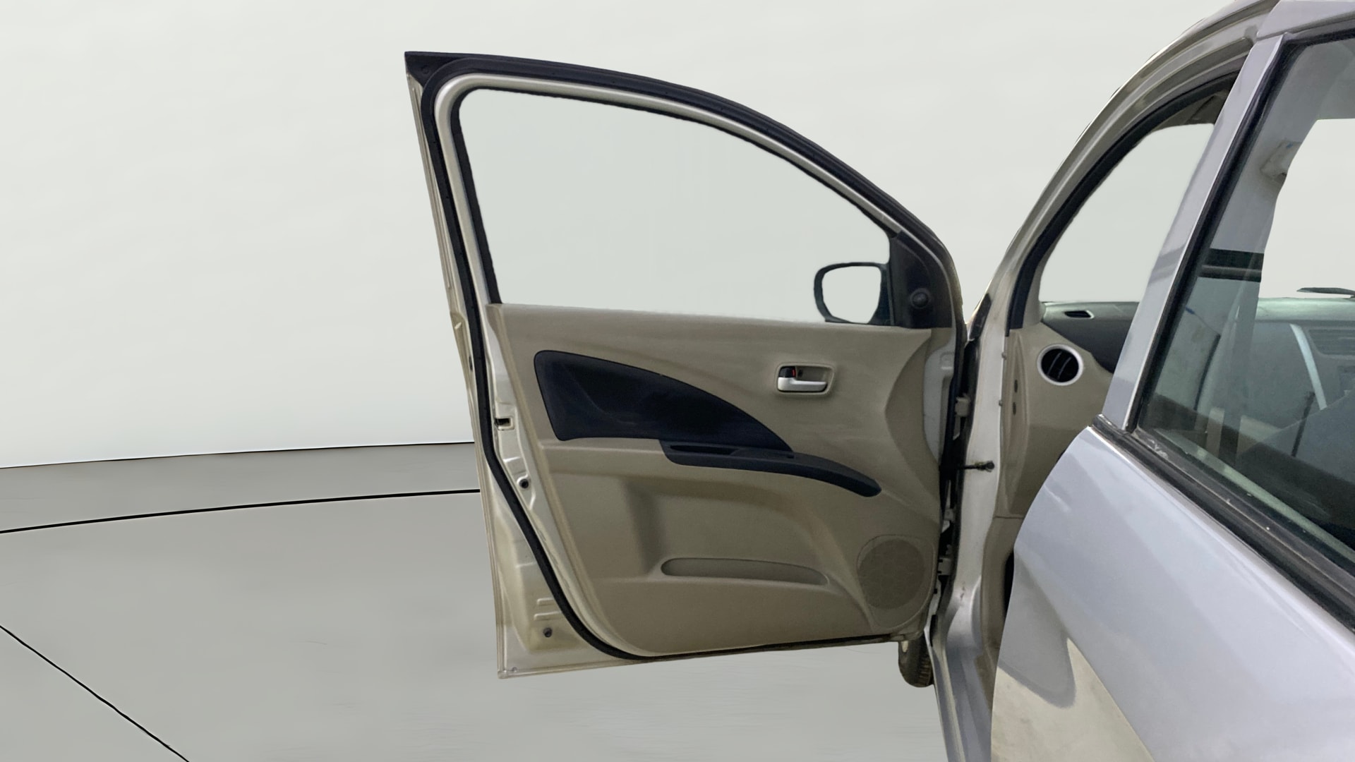 View 2015 Maruti Suzuki 1000 Base Variant Image 31 Used 2015 Maruti Suzuki 1000 Base Variant Image 31
