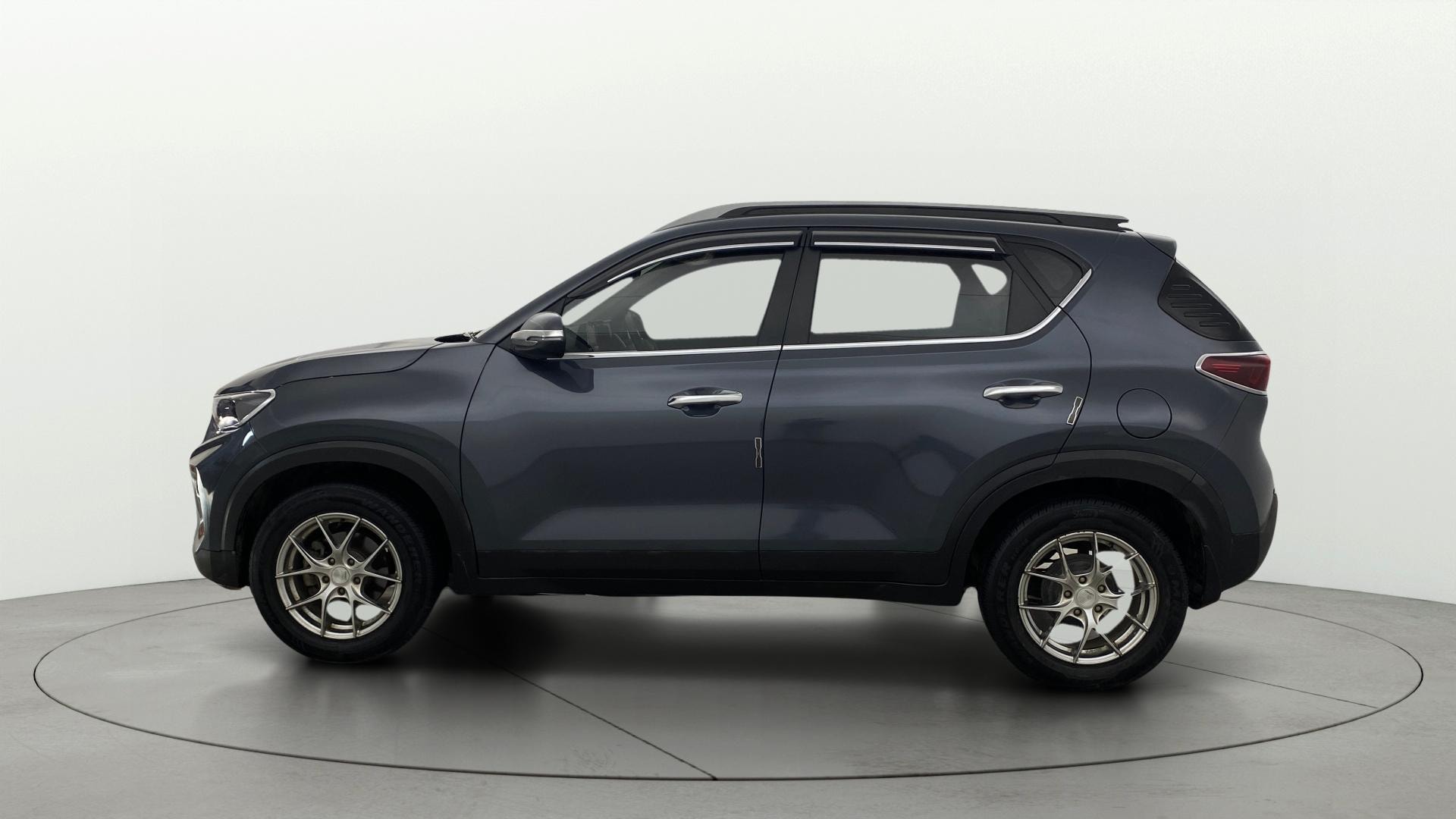 View 2022 Kia Sonet HTK Plus iMT Petrol Image 5 Used 2022 Kia Sonet HTK Plus iMT Petrol Image 5