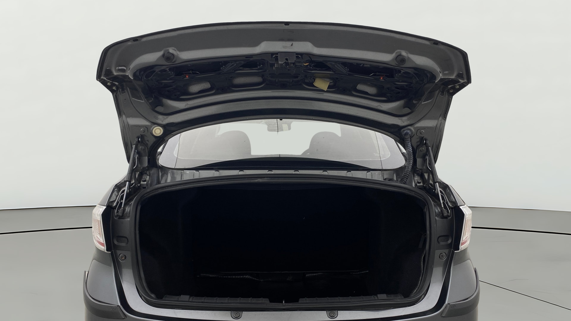 View 2023 Tata Tigor XE Diesel Image 38 Used 2023 Tata Tigor XE Diesel Image 38