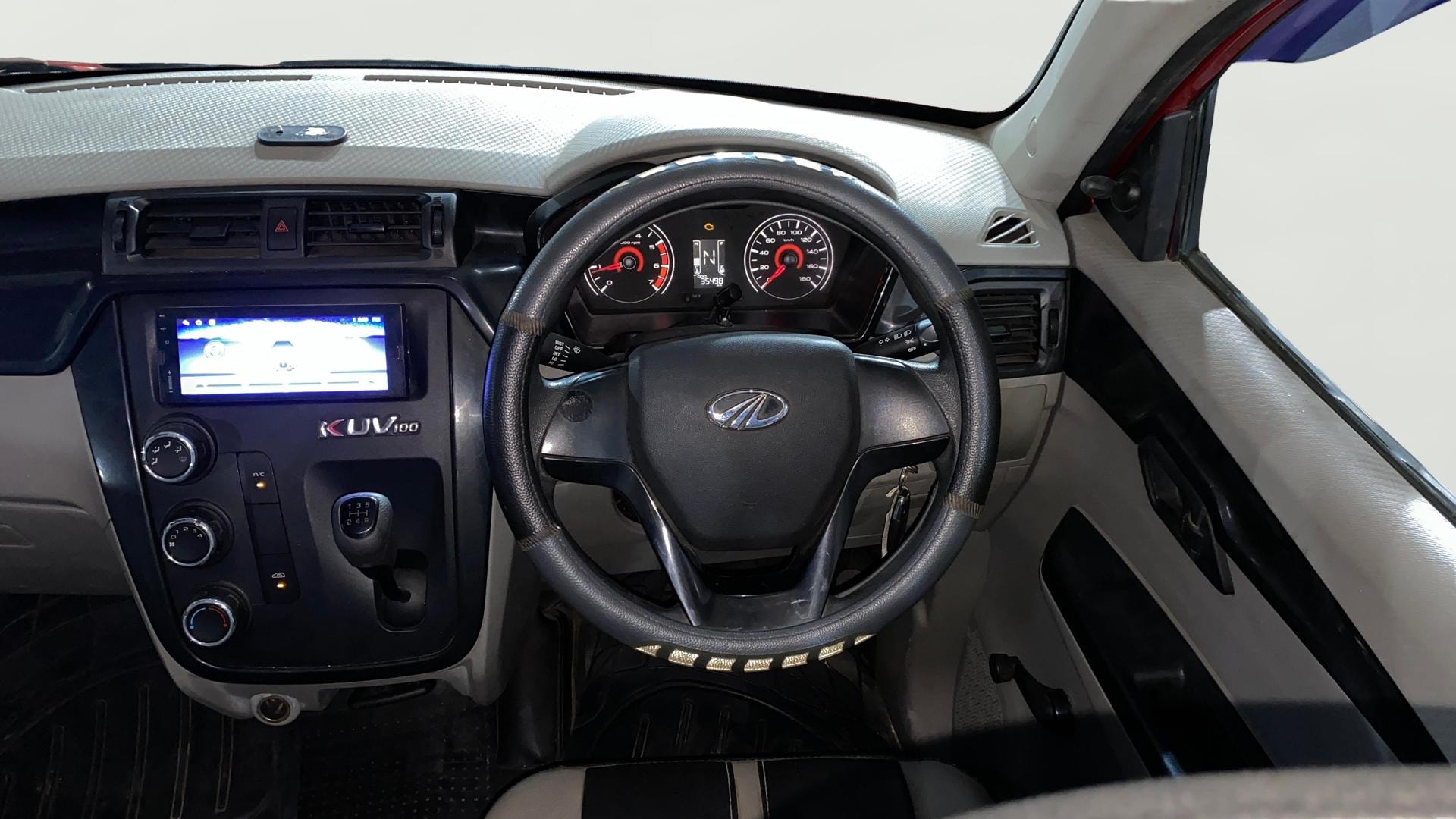 View 2017 Mahindra KUV100 K2 6 STR Image 20 Used 2017 Mahindra KUV100 K2 6 STR Image 20