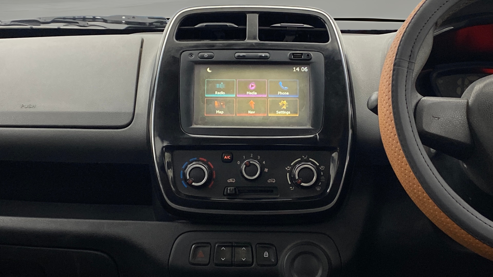 View 2018 Renault Kwid RXL 1.0 BS IV Image 17 Used 2018 Renault Kwid RXL 1.0 BS IV Image 17