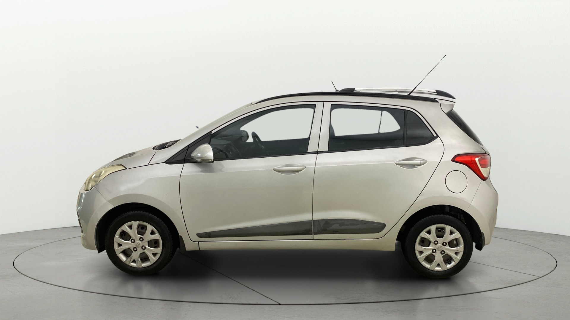 View 2015 Hyundai Grand i10 Sportz 1.2 Kappa Image 5 Used 2015 Hyundai Grand i10 Sportz 1.2 Kappa Image 5