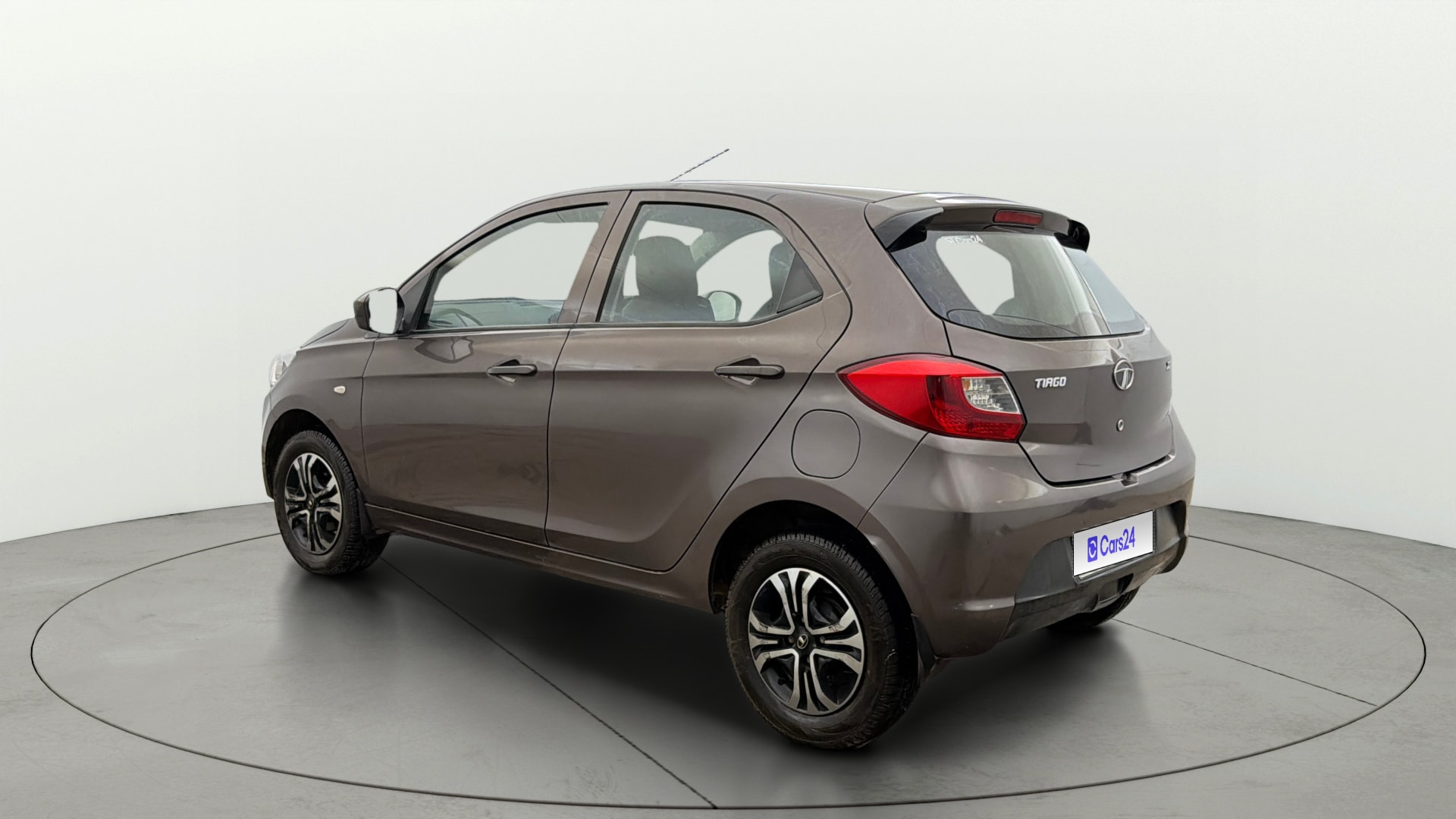View 2019 Tata Tiago Revotorq XB Image 2 Used 2019 Tata Tiago Revotorq XB Image 2