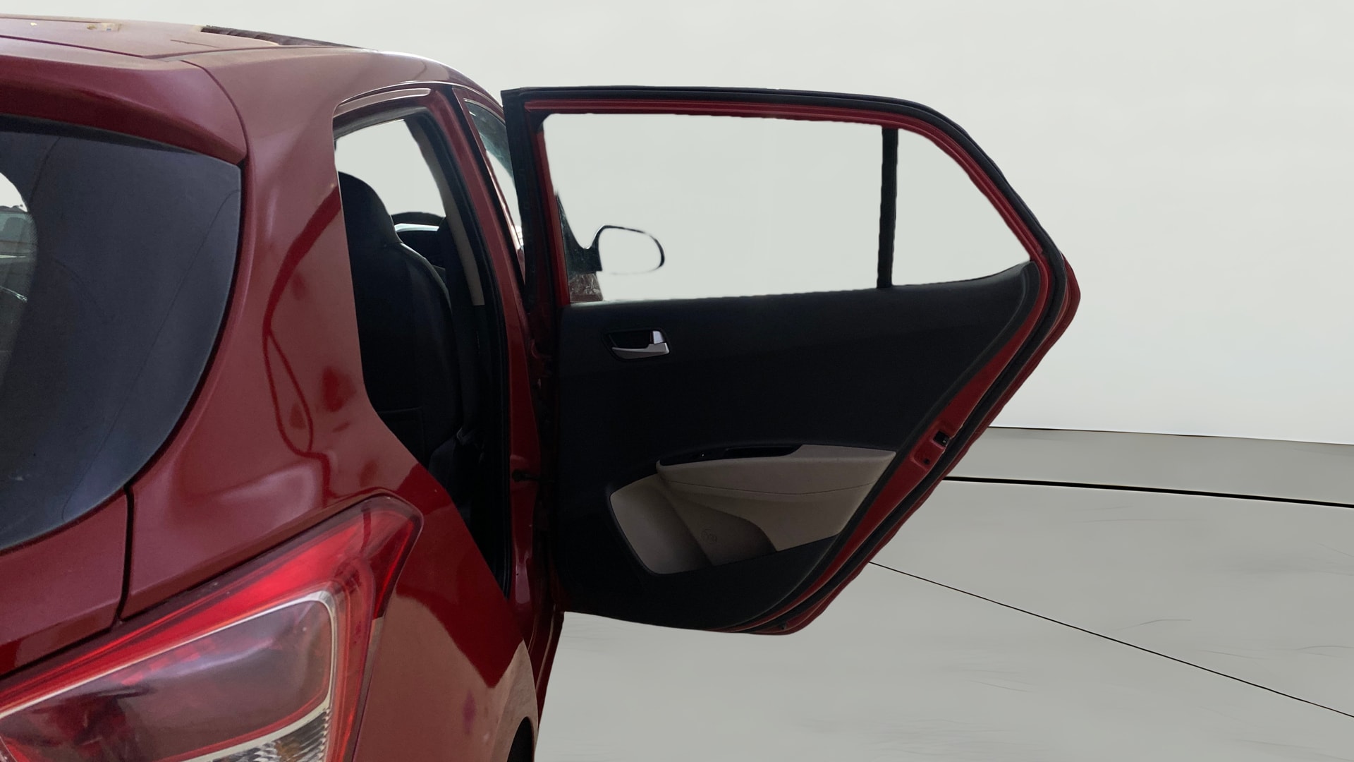 View 2018 Hyundai Grand i10 Sportz 1.2 Kappa Image 7 Used 2018 Hyundai Grand i10 Sportz 1.2 Kappa Image 7