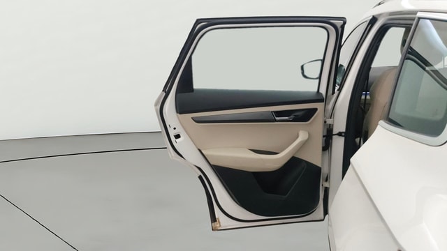 View Skoda Karoq Image 23 Used Skoda Karoq Image 23