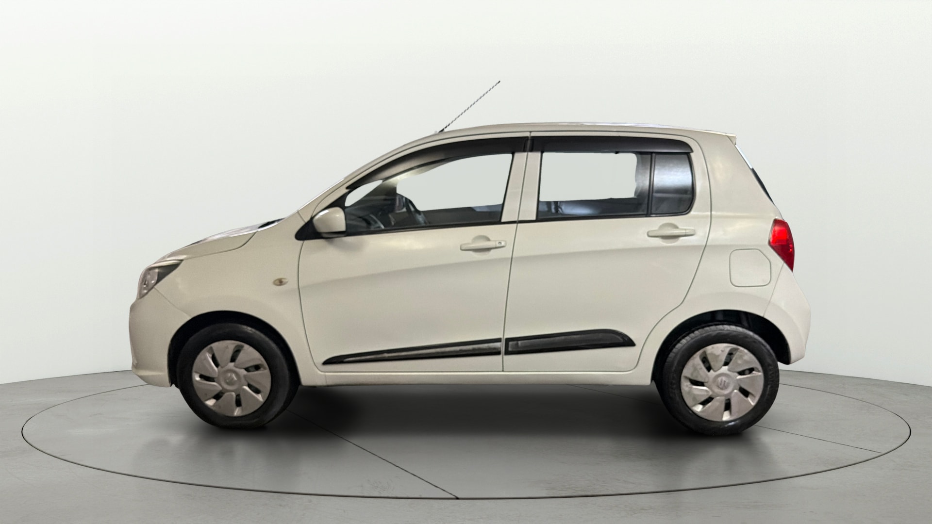 View 2018 Maruti Suzuki 1000 Base Variant Image 5 Used 2018 Maruti Suzuki 1000 Base Variant Image 5