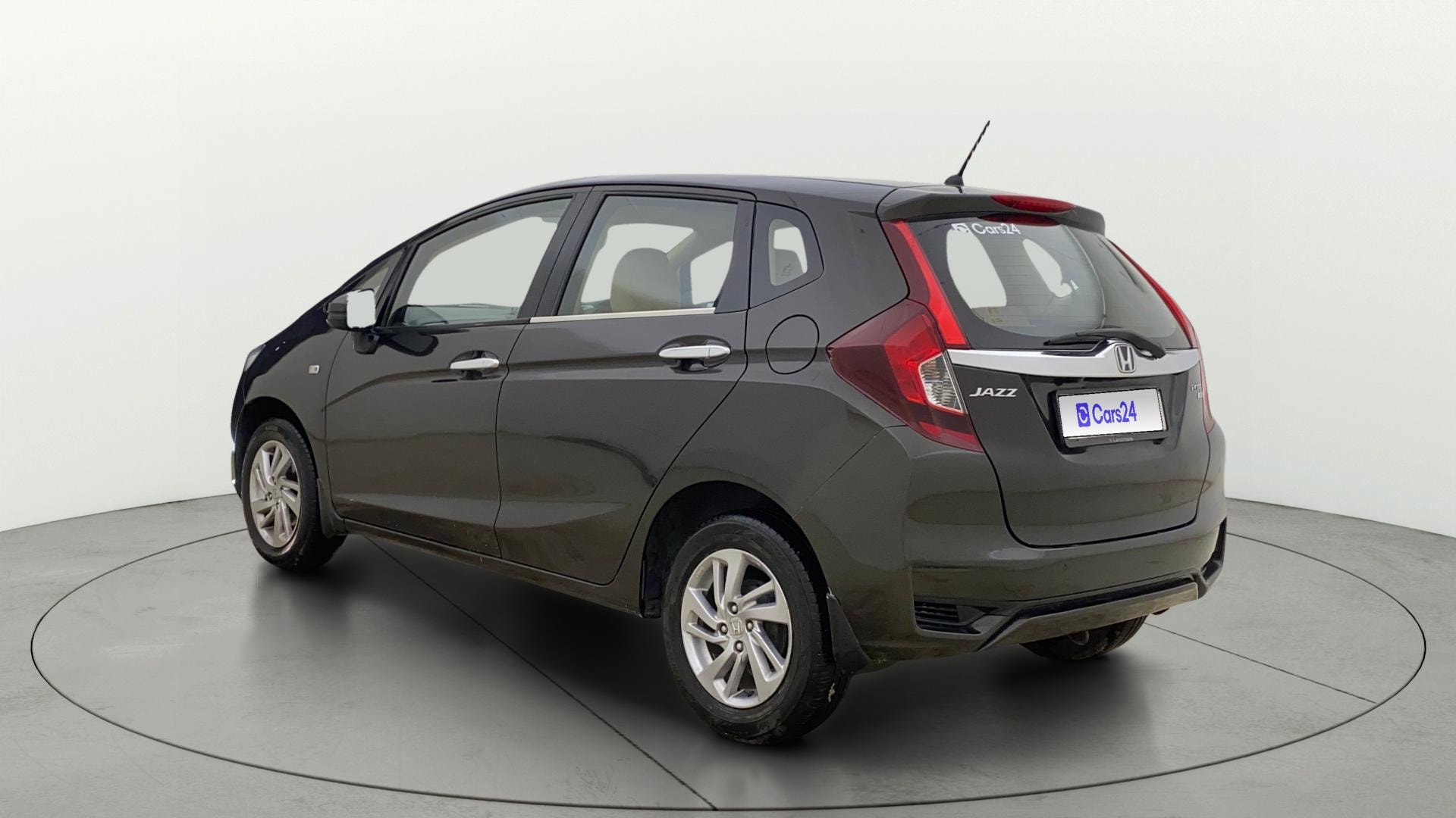 View 2021 Honda Jazz E MT Diesel Image 2 Used 2021 Honda Jazz E MT Diesel Image 2