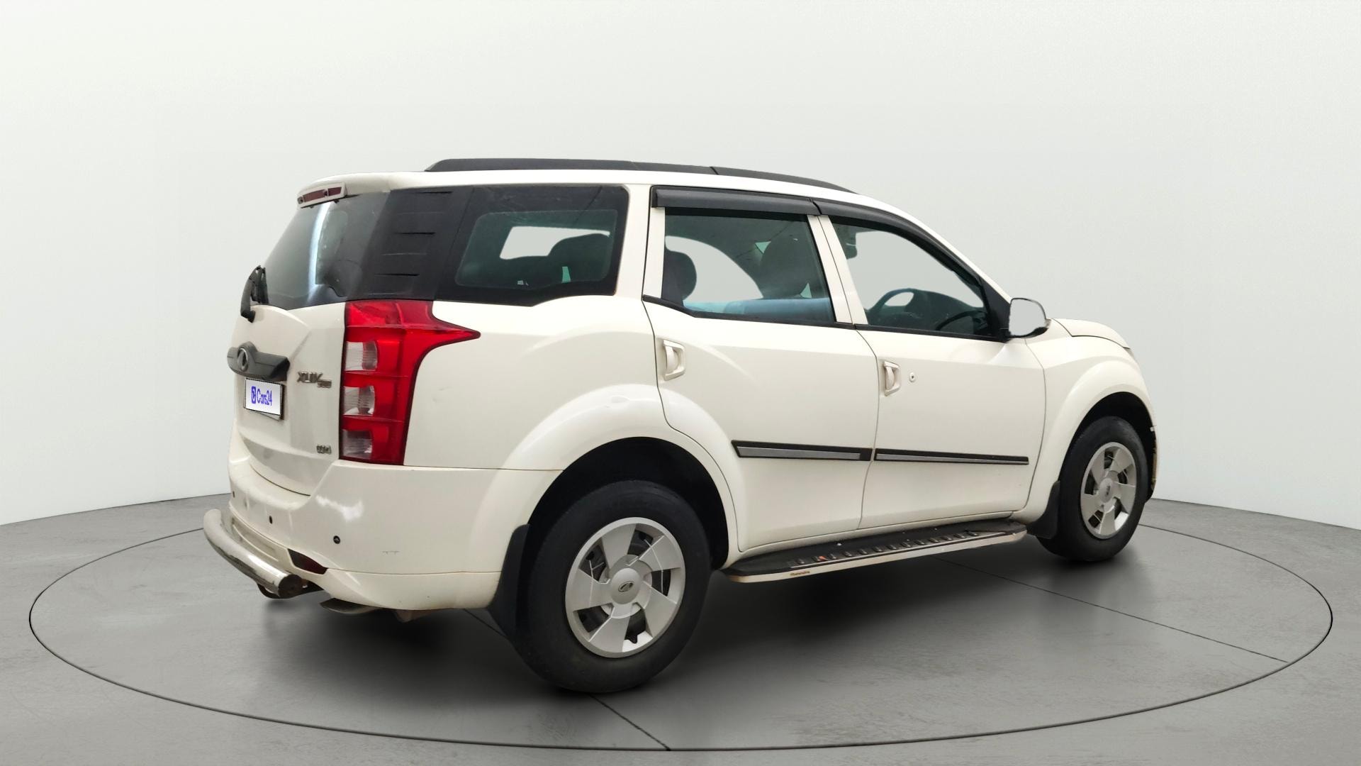 View 2016 Mahindra XUV500 W4 FWD Image 44 Used 2016 Mahindra XUV500 W4 FWD Image 44