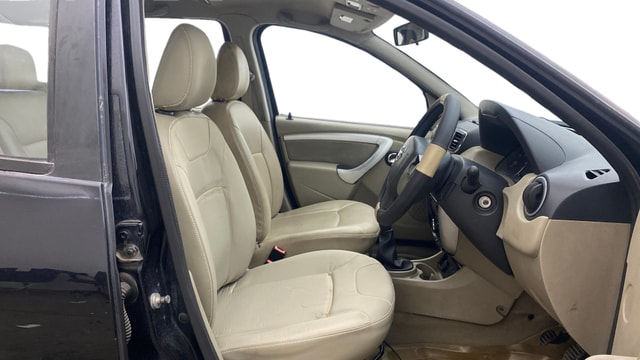 View Nissan Terrano Image 25 Used Nissan Terrano Image 25