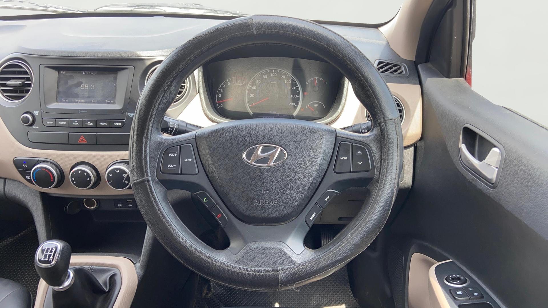 View 2018 Hyundai Grand i10 Sportz 1.2 Kappa Image 20 Used 2018 Hyundai Grand i10 Sportz 1.2 Kappa Image 20