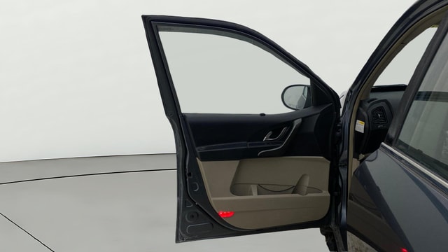 View Mahindra XUV500 Image 33 Used Mahindra XUV500 Image 33