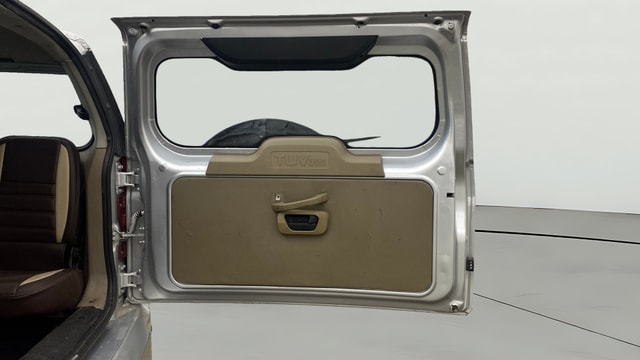 View Mahindra TUV300 Image 36 Used Mahindra TUV300 Image 36