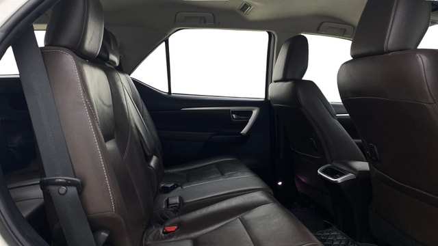 View Toyota Fortuner Image 37 Used Toyota Fortuner Image 37