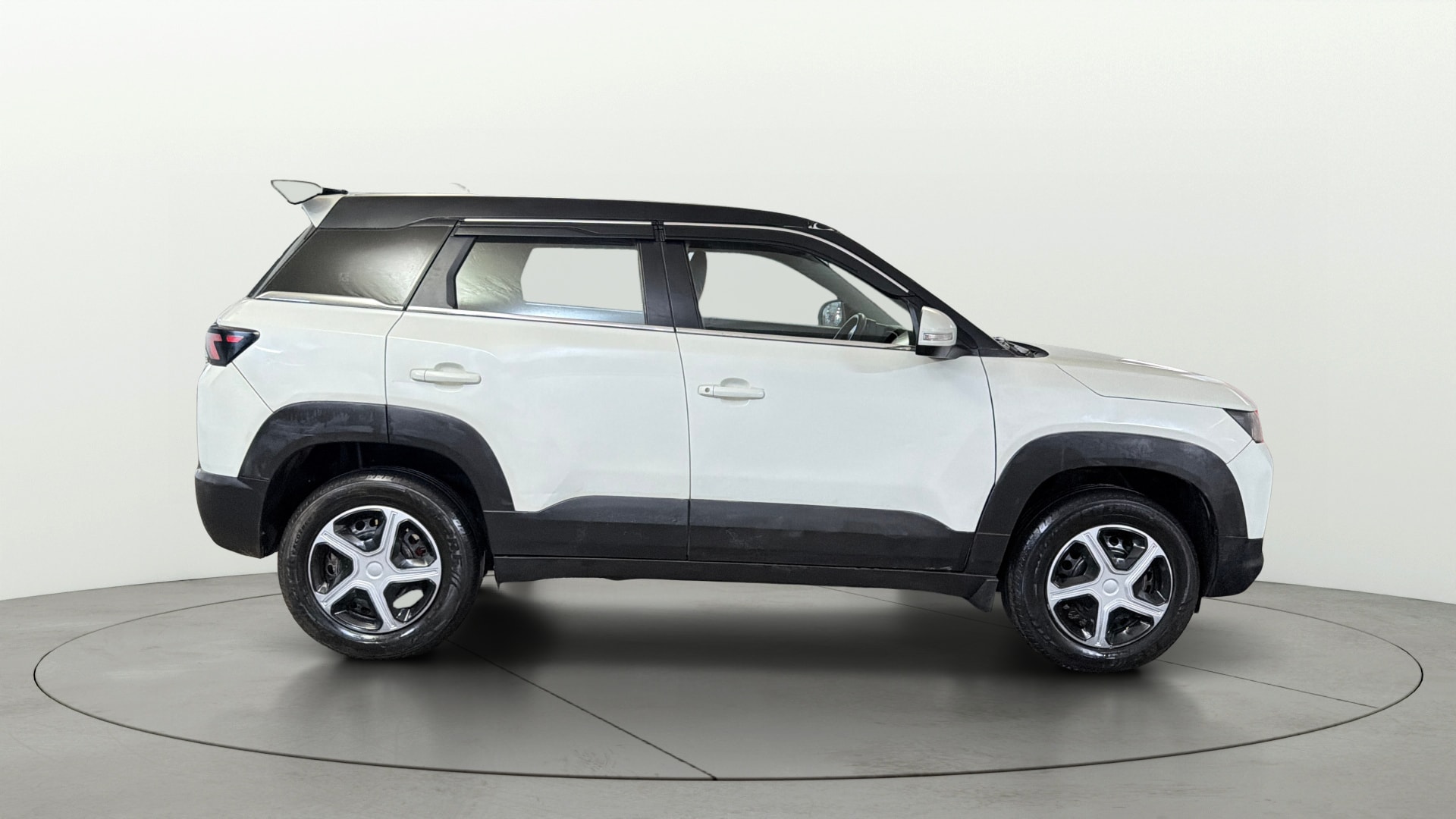View 2023 Maruti Suzuki 1000 Base Variant Image 25 Used 2023 Maruti Suzuki 1000 Base Variant Image 25