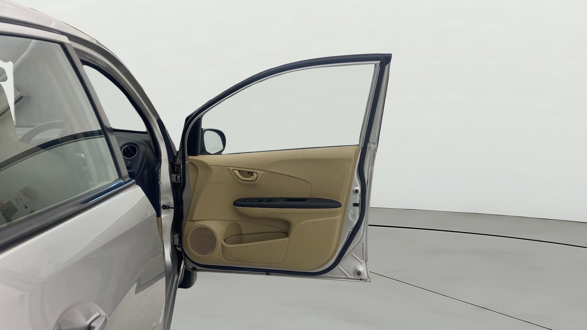 View 2014 Honda Amaze E MT Petrol BS IV Image 43 Used 2014 Honda Amaze E MT Petrol BS IV Image 43
