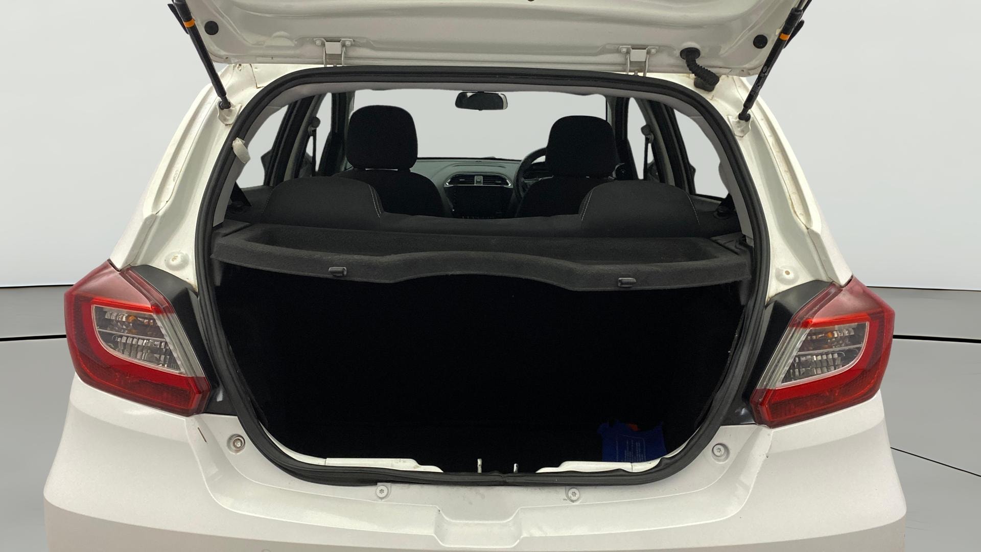 View 2021 Tata Tiago Revotorq XB Image 37 Used 2021 Tata Tiago Revotorq XB Image 37