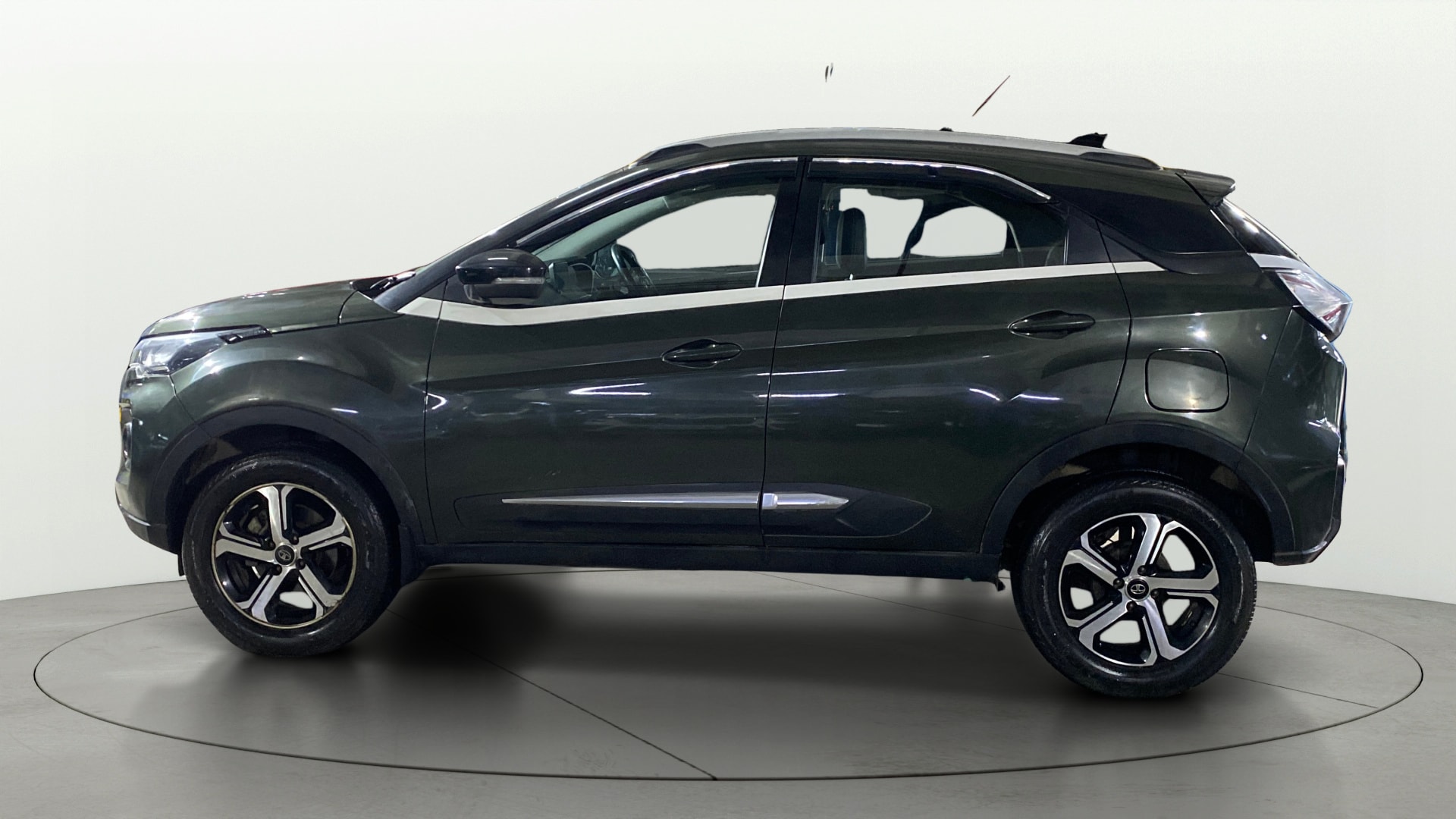 View 2021 Tata Nexon Revotron XE Image 6 Used 2021 Tata Nexon Revotron XE Image 6