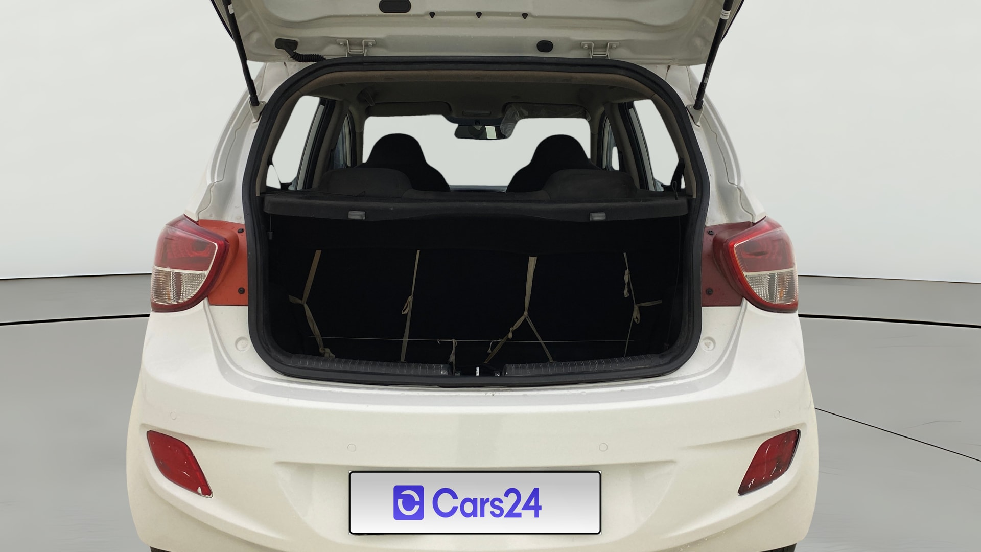 View 2015 Hyundai Grand i10 Sportz 1.2 Kappa Image 37 Used 2015 Hyundai Grand i10 Sportz 1.2 Kappa Image 37