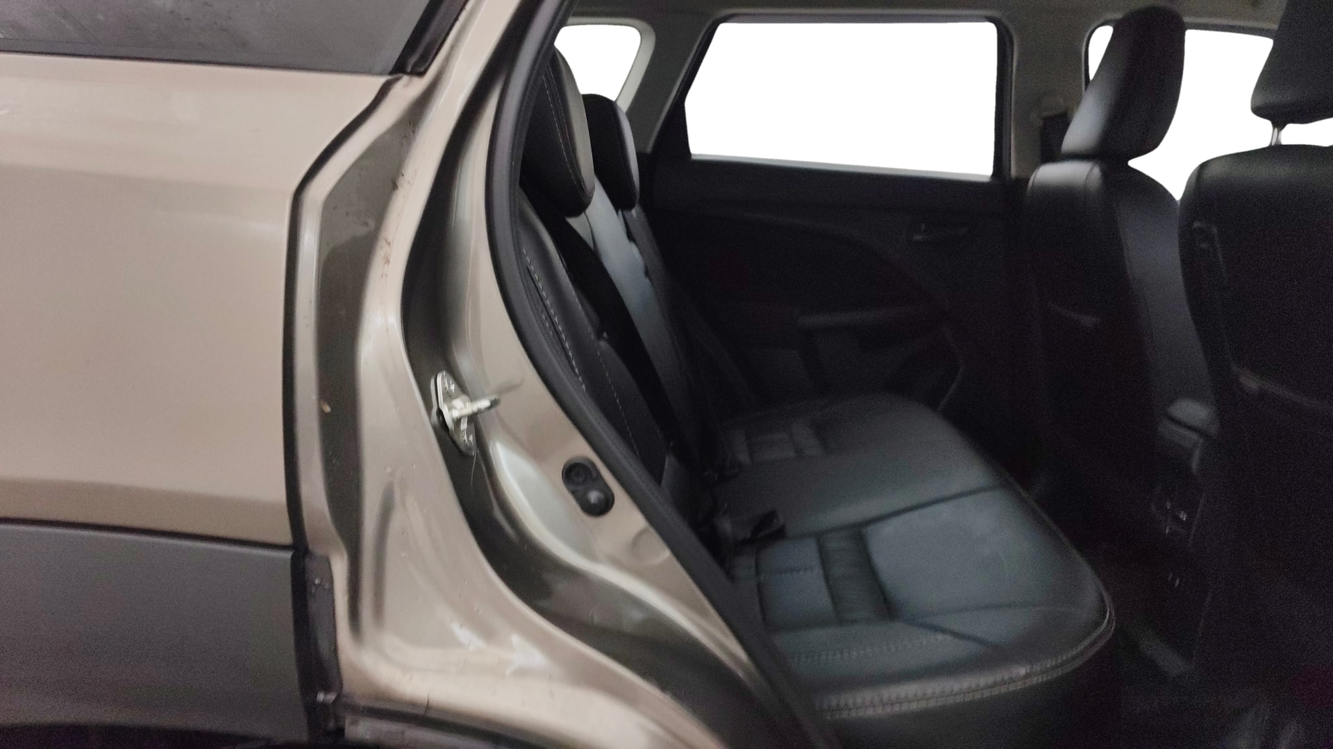 View 2023 Maruti Suzuki 1000 Base Variant Image 29 Used 2023 Maruti Suzuki 1000 Base Variant Image 29