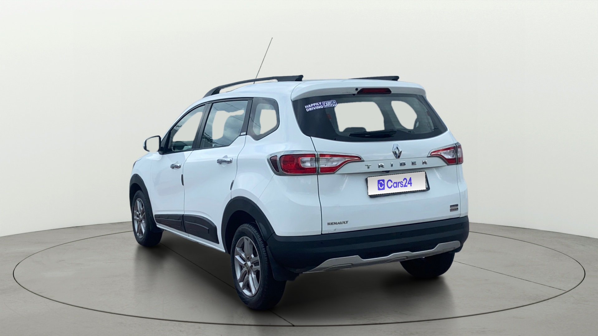 View 2021 Renault Triber RXZ AMT Image 2 Used 2021 Renault Triber RXZ AMT Image 2