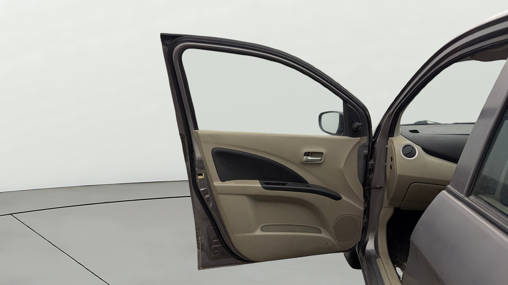 View 2016 Maruti Suzuki 1000 Base Variant Image 30 Used 2016 Maruti Suzuki 1000 Base Variant Image 30
