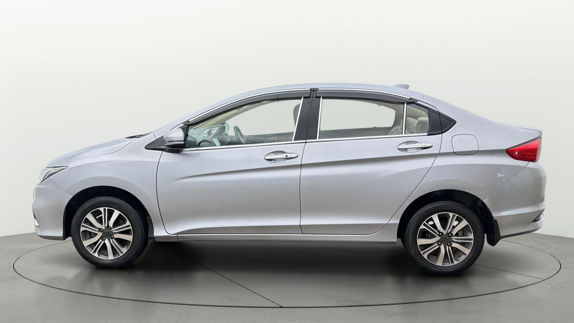View 2020 Honda City ZX MT Diesel Anniversary Edition Image 6 Used 2020 Honda City ZX MT Diesel Anniversary Edition Image 6