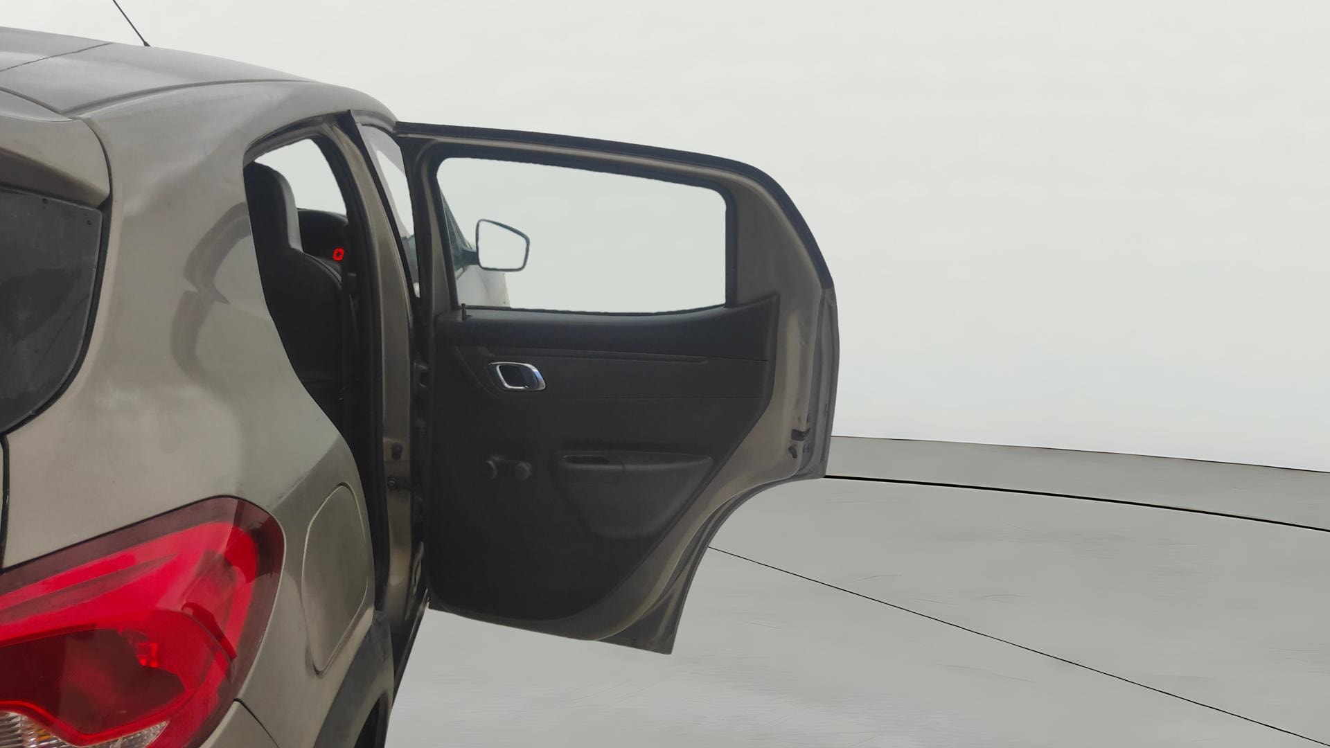 View 2020 Renault Kwid RXL 1.0 BS IV Image 7 Used 2020 Renault Kwid RXL 1.0 BS IV Image 7