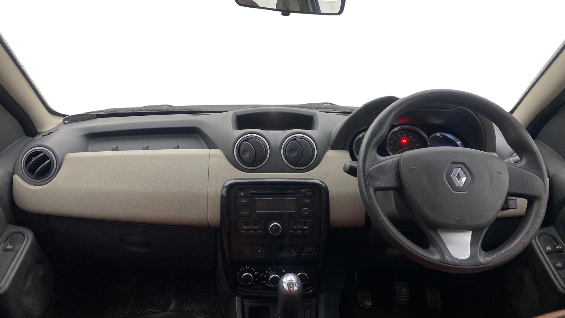 View 2015 Renault Duster Diesel 85PS STD Image 15 Used 2015 Renault Duster Diesel 85PS STD Image 15