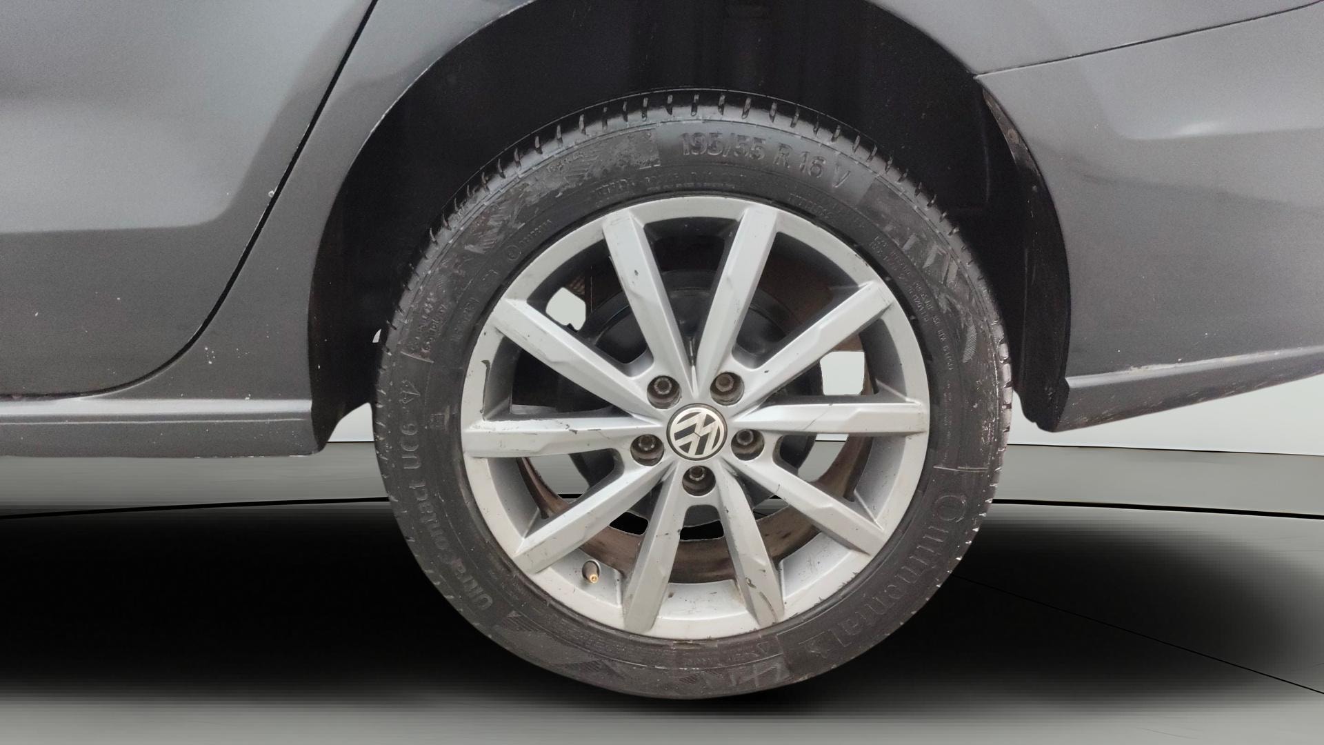 View 2019 Volkswagen Vento 1.2 L TSI Comfortline Petrol AT Image 11 Used 2019 Volkswagen Vento 1.2 L TSI Comfortline Petrol AT Image 11