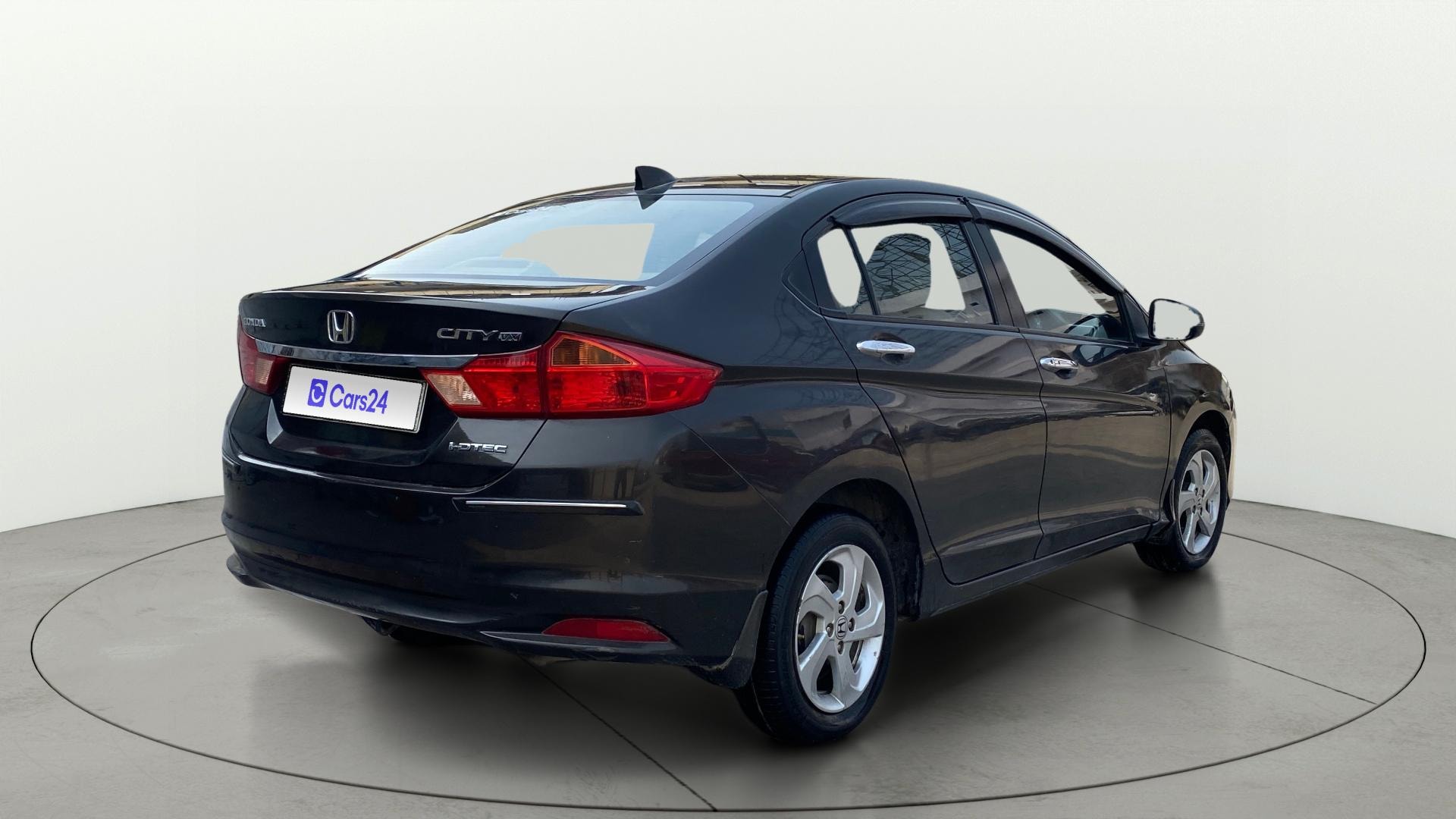 View 2015 Honda City ZX MT Diesel Anniversary Edition Image 45 Used 2015 Honda City ZX MT Diesel Anniversary Edition Image 45