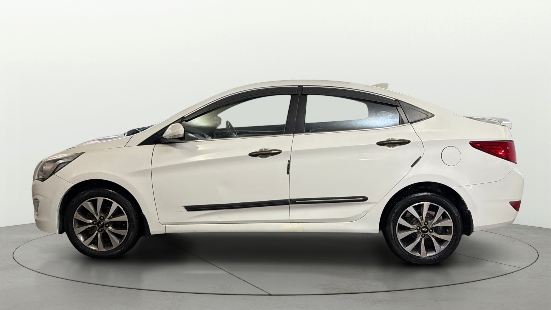 View 2016 Hyundai Verna 1.6 VTVT SX Image 25 Used 2016 Hyundai Verna 1.6 VTVT SX Image 25