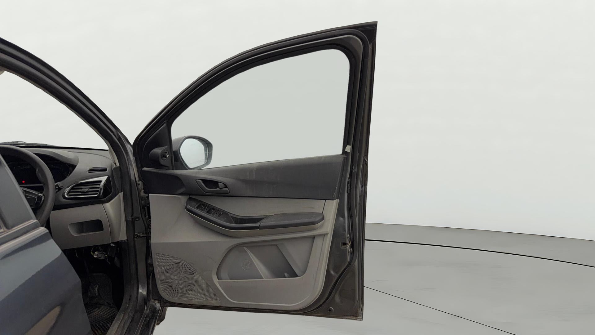 View 2023 Tata Tiago Revotorq XB Image 43 Used 2023 Tata Tiago Revotorq XB Image 43