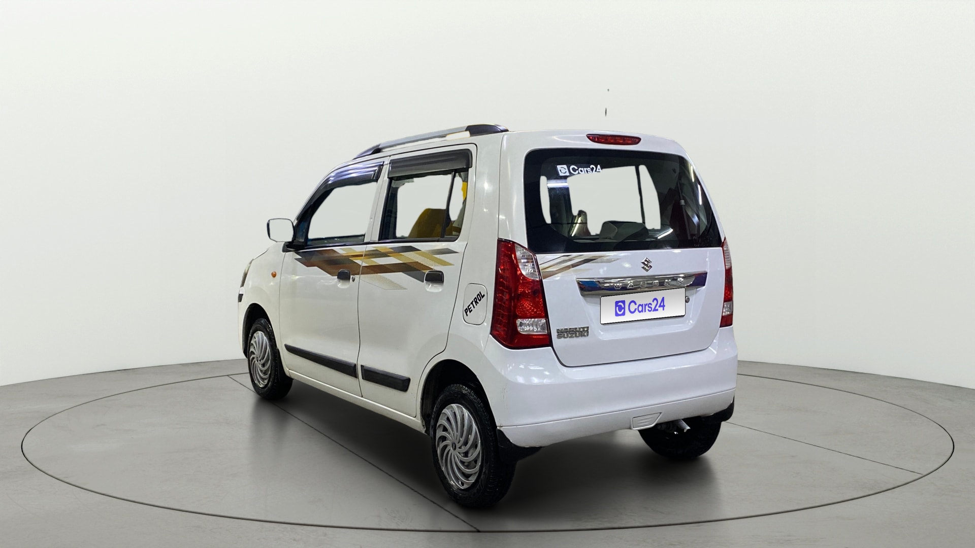 View 2017 Maruti Suzuki 1000 Base Variant Image 2 Used 2017 Maruti Suzuki 1000 Base Variant Image 2
