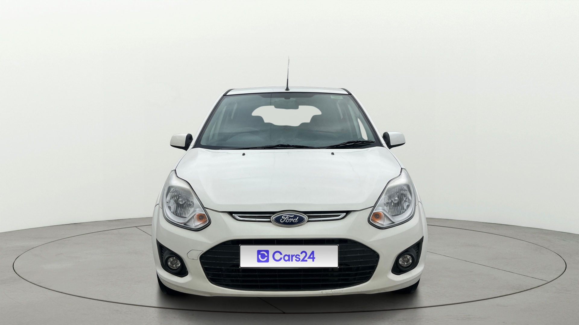 View 2013 Ford Figo 1.2P Ambiente MT BS IV Image 1 Used 2013 Ford Figo 1.2P Ambiente MT BS IV Image 1