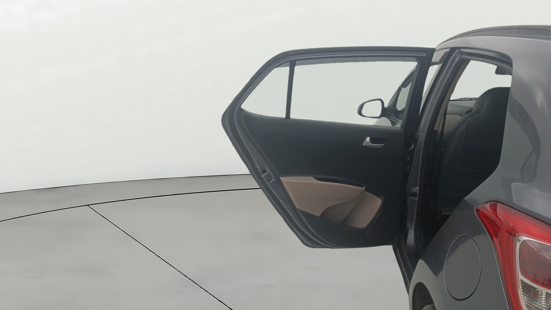 View 2015 Hyundai Grand i10 Sportz 1.2 Kappa Image 22 Used 2015 Hyundai Grand i10 Sportz 1.2 Kappa Image 22