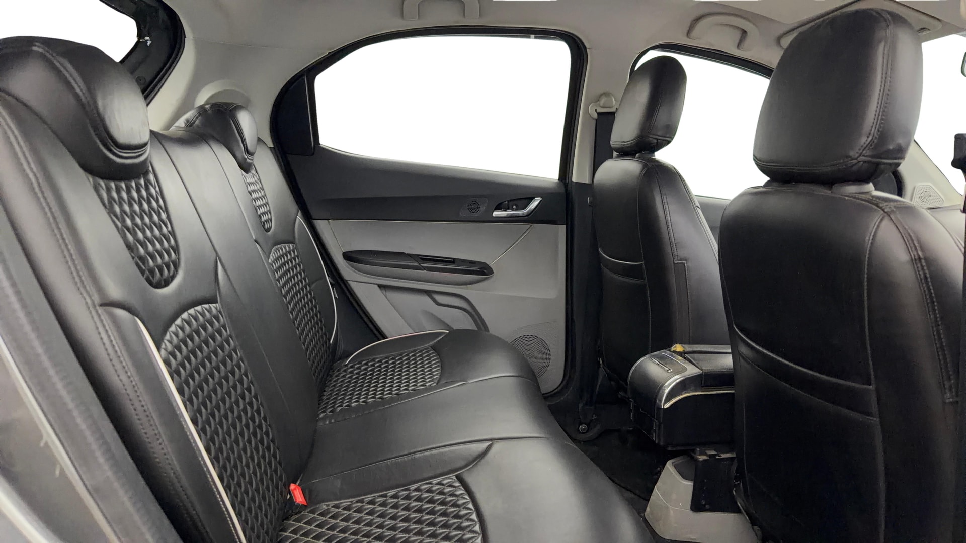 View 2020 Tata Tiago Revotorq XB Image 29 Used 2020 Tata Tiago Revotorq XB Image 29