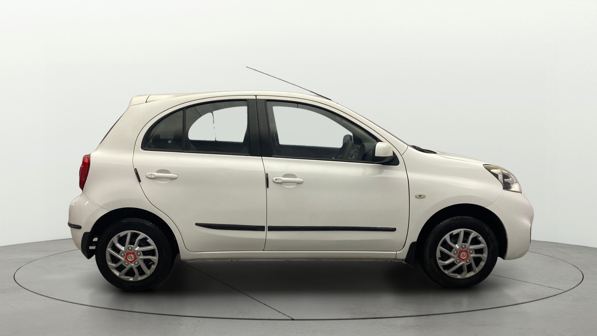 View 2016 Nissan Micra XL (CVT) Image 8 Used 2016 Nissan Micra XL (CVT) Image 8