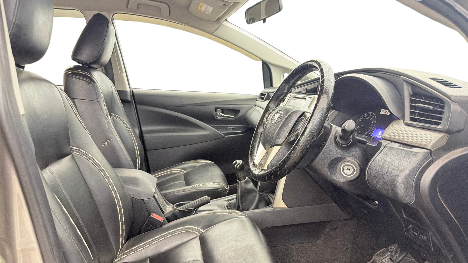 View 2019 Toyota Innova Crysta 2.4 G MT 7-Seater BS IV Image 27 Used 2019 Toyota Innova Crysta 2.4 G MT 7-Seater BS IV Image 27