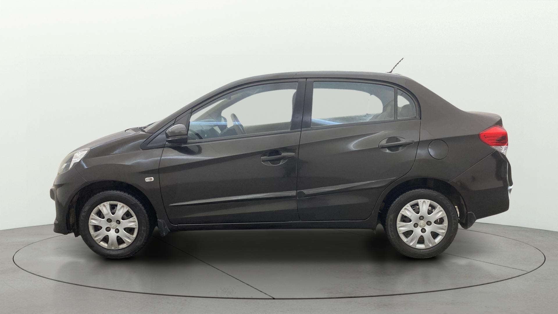 View 2015 Honda Amaze E MT Petrol BS IV Image 5 Used 2015 Honda Amaze E MT Petrol BS IV Image 5