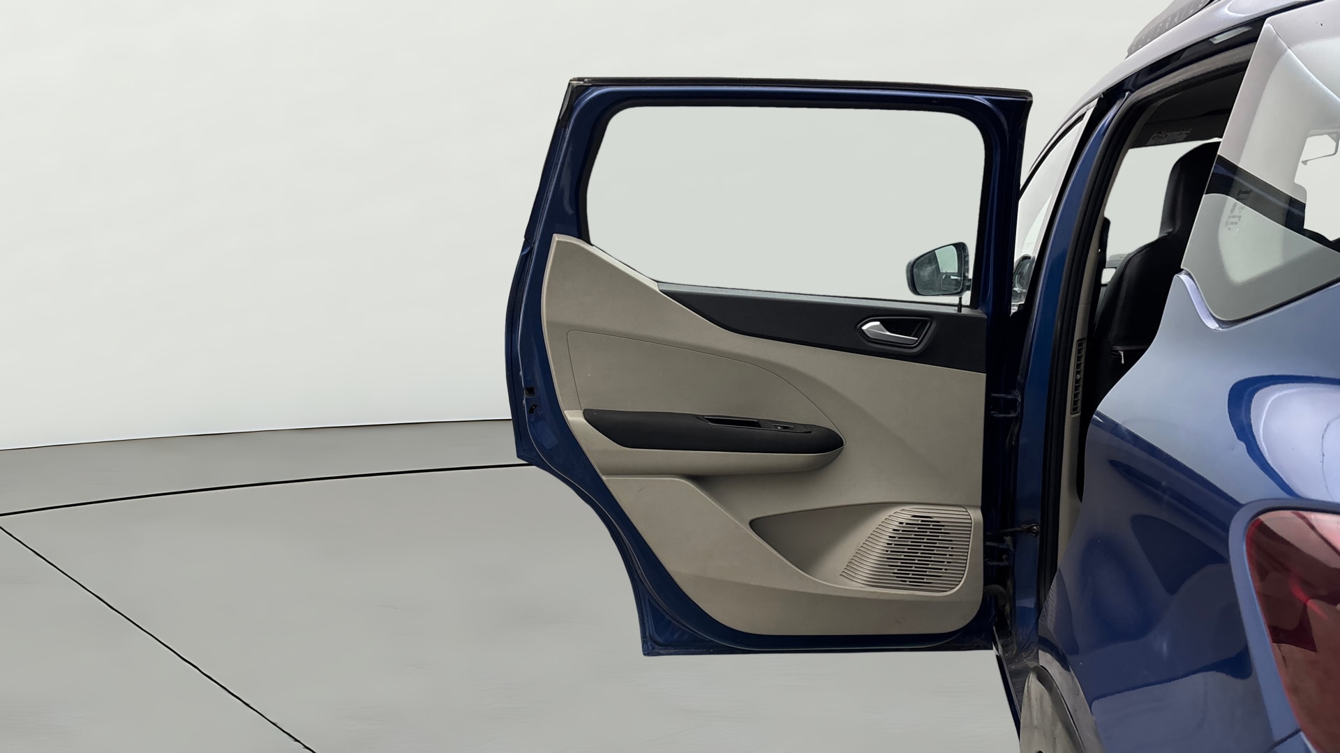 View 2020 Renault Triber RXZ Image 23 Used 2020 Renault Triber RXZ Image 23