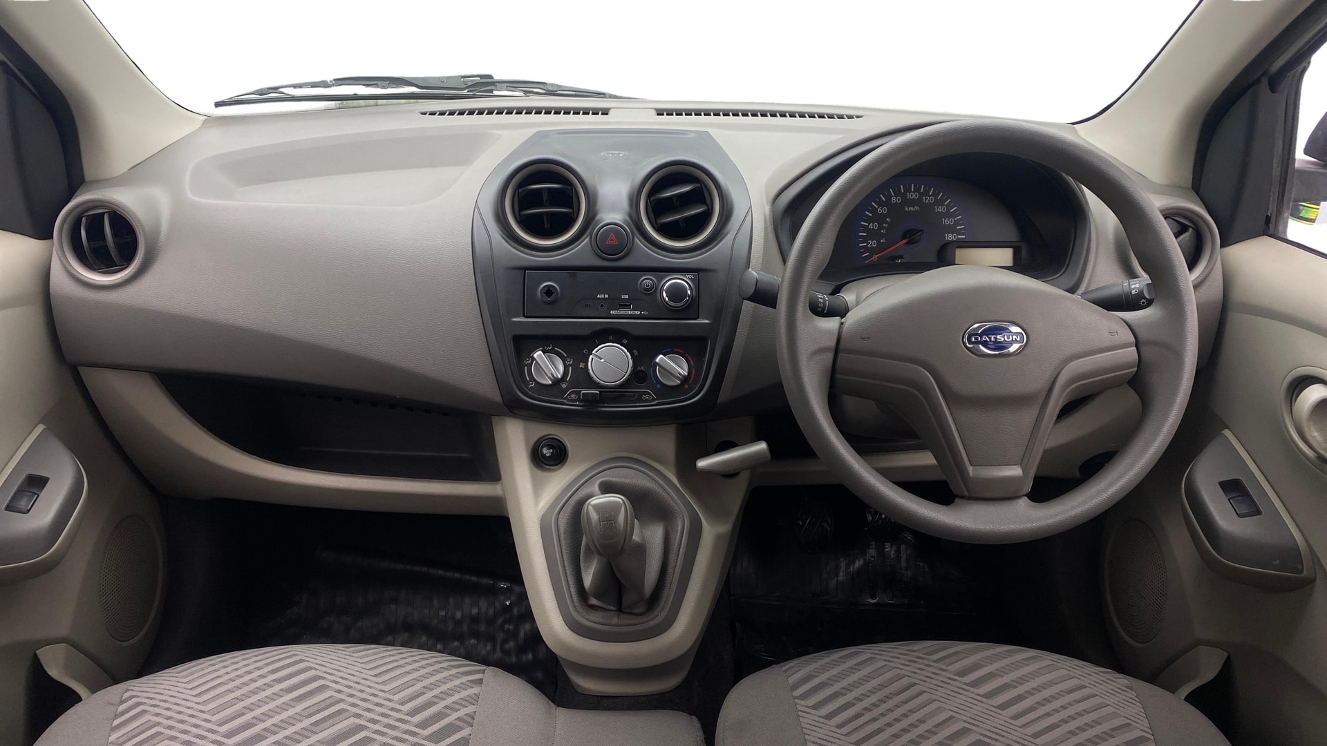 View 2014 Datsun Go T Image 15 Used 2014 Datsun Go T Image 15