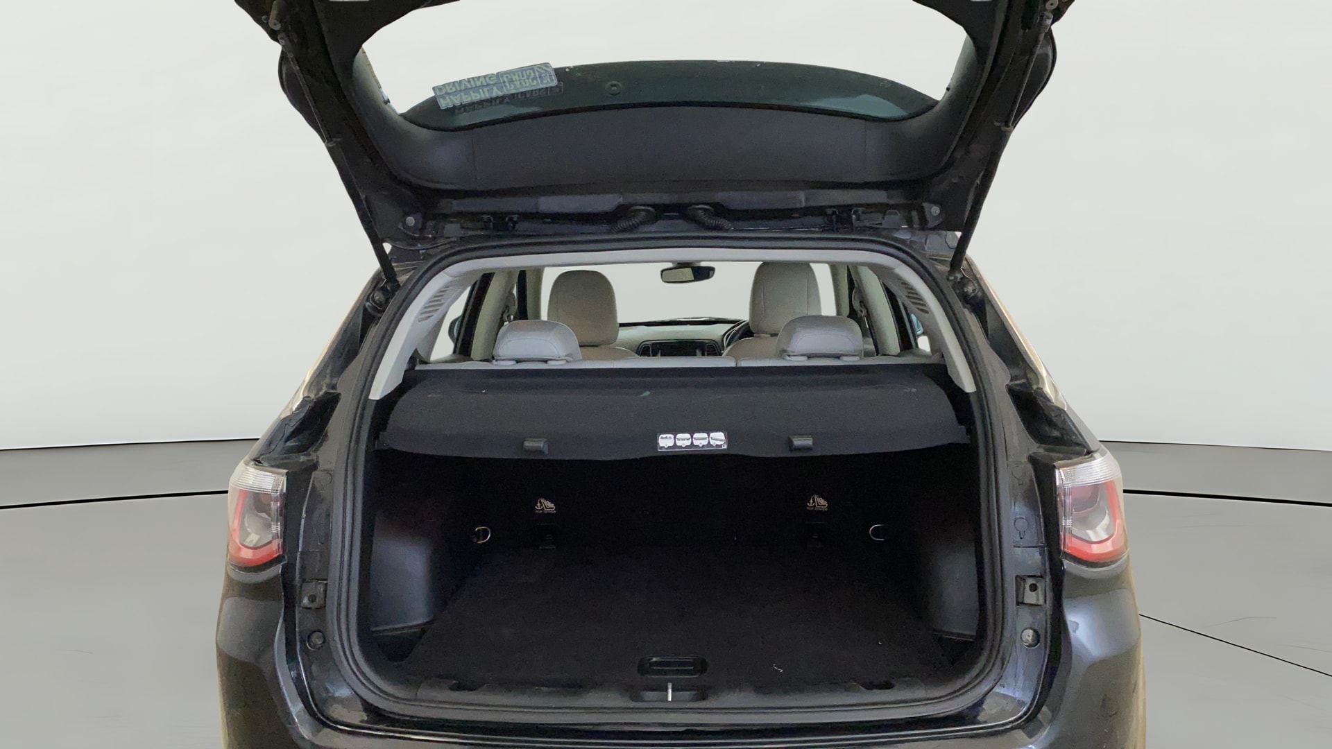 View 2017 Jeep Compass Limited (O)1.4 Multi AIR Petrol DDCT AT BS IV Image 38 Used 2017 Jeep Compass Limited (O)1.4 Multi AIR Petrol DDCT AT BS IV Image 38