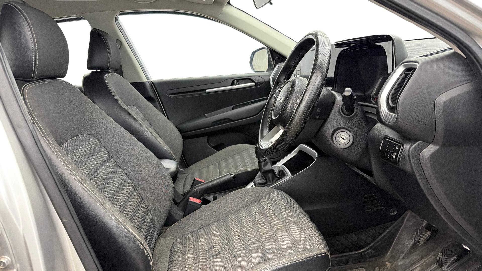 View 2023 Kia Sonet HTK Plus Petrol Image 27 Used 2023 Kia Sonet HTK Plus Petrol Image 27