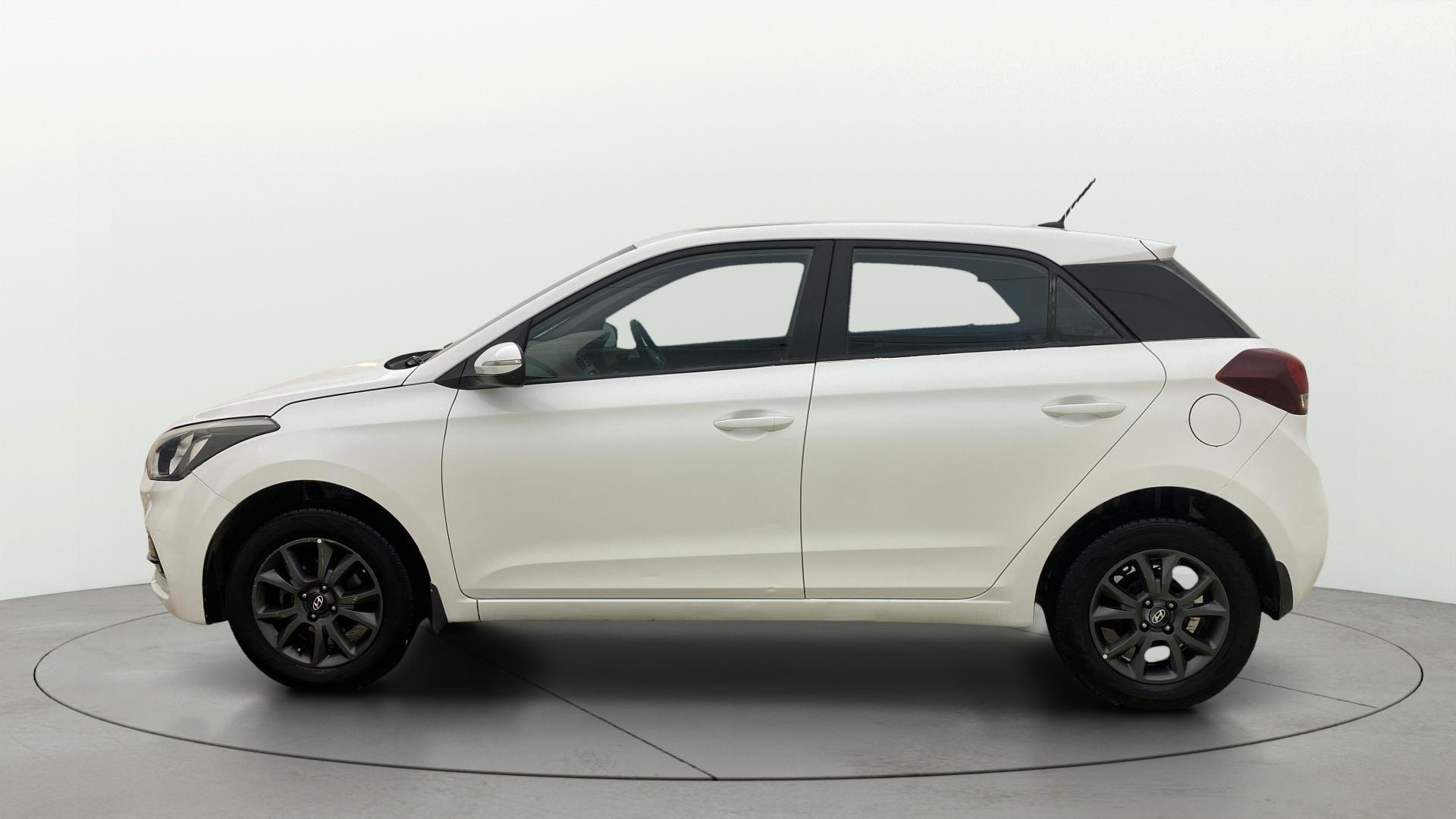 View 2020 Hyundai Elite i20 1.2 Sportz Plus Petrol Image 5 Used 2020 Hyundai Elite i20 1.2 Sportz Plus Petrol Image 5