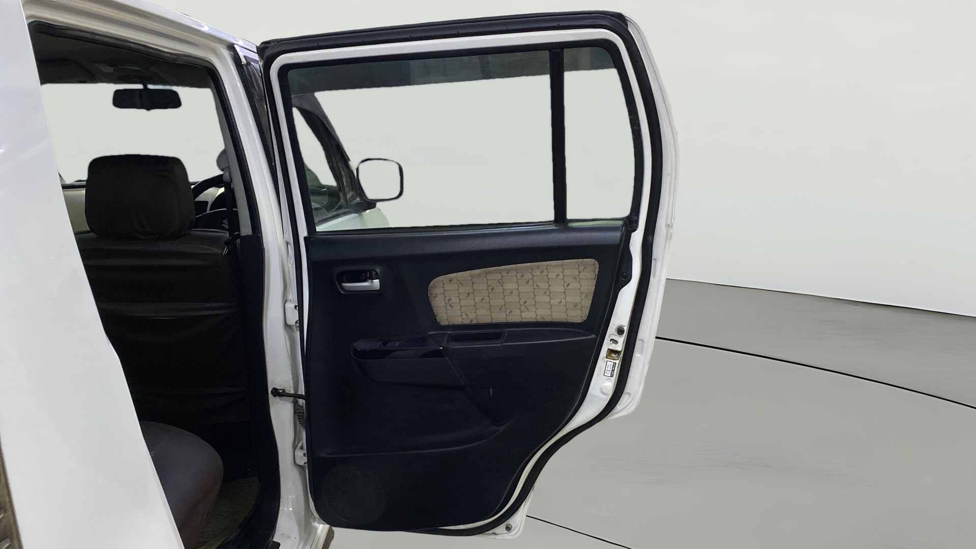 View 2018 Maruti Suzuki 1000 Base Variant Image 6 Used 2018 Maruti Suzuki 1000 Base Variant Image 6