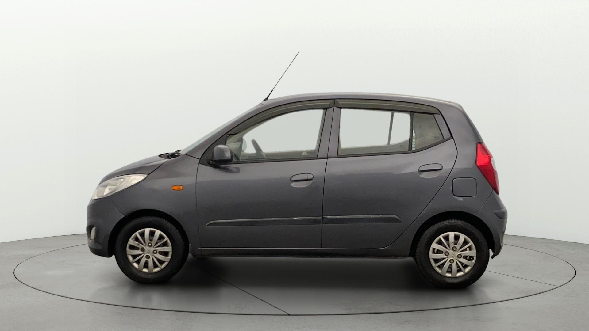 View 2014 Hyundai i10 1.2 Sportz MT Image 5 Used 2014 Hyundai i10 1.2 Sportz MT Image 5
