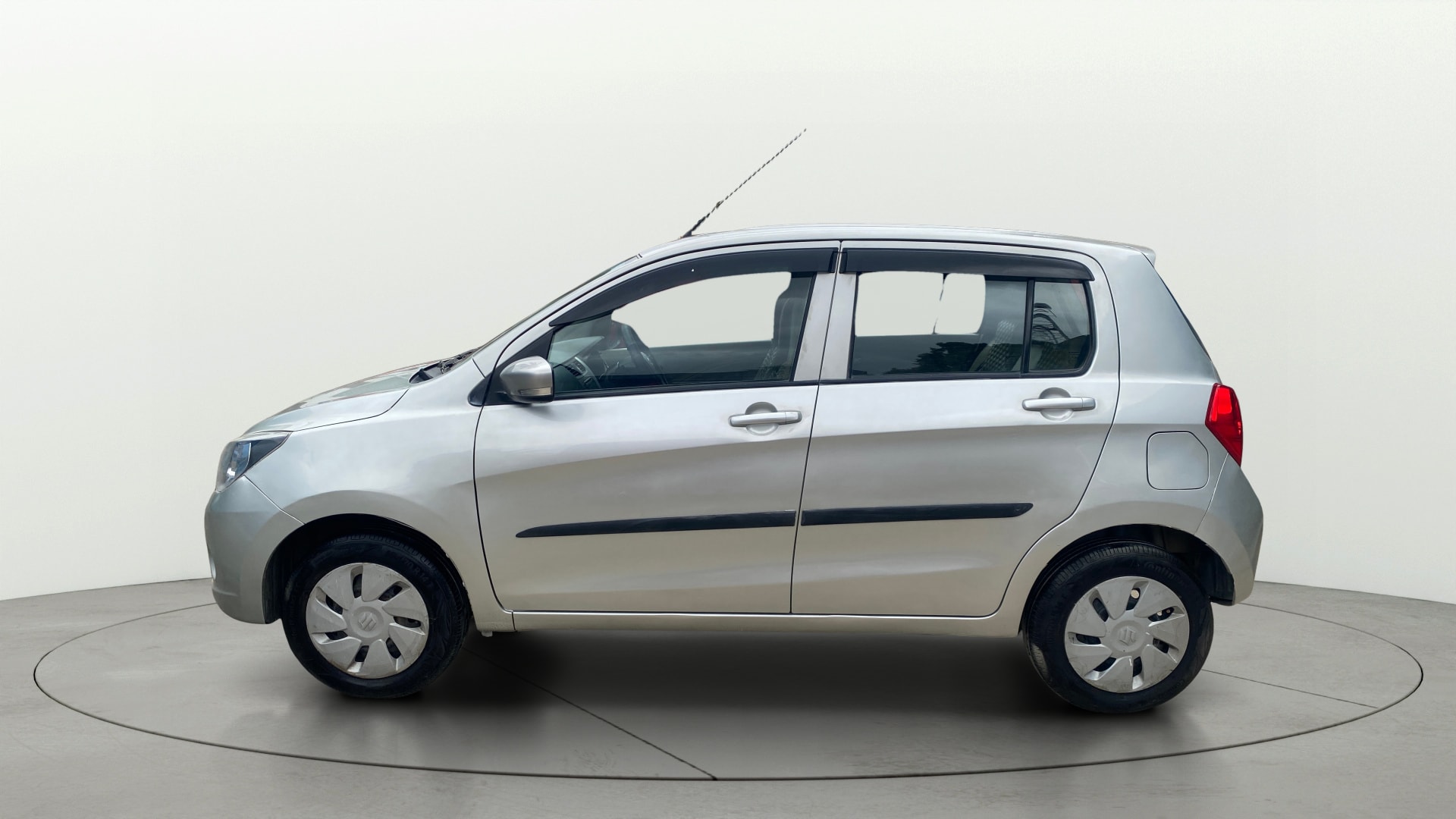 View 2017 Maruti Suzuki 1000 Base Variant Image 5 Used 2017 Maruti Suzuki 1000 Base Variant Image 5